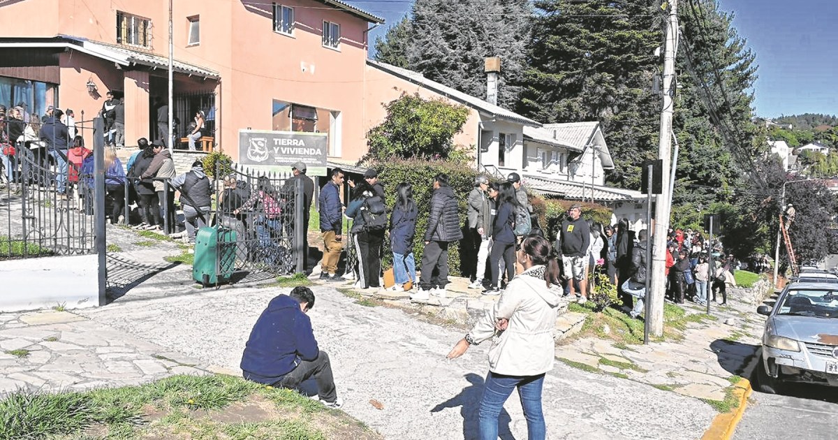 Casi 9.000 personas aguardan un lote social en Bariloche