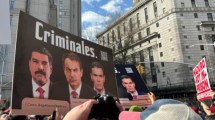 Imagen de Nicolás Maduro compareció en silencio ante el tribunal en Nueva York: el juez no definió sobre el uso de fondos para su defensa