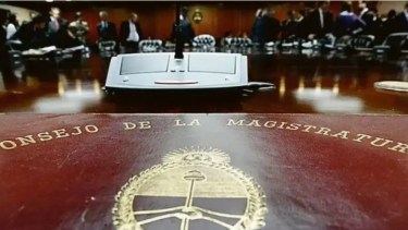 Jueces y democracia: el derecho de la sociedad a conocer y entender las decisiones del poder