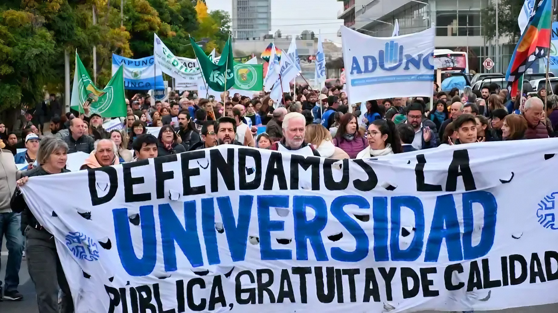 Docentes universitarios anunciaron paro por financiamiento y salarios que podría durar hasta 72 horas