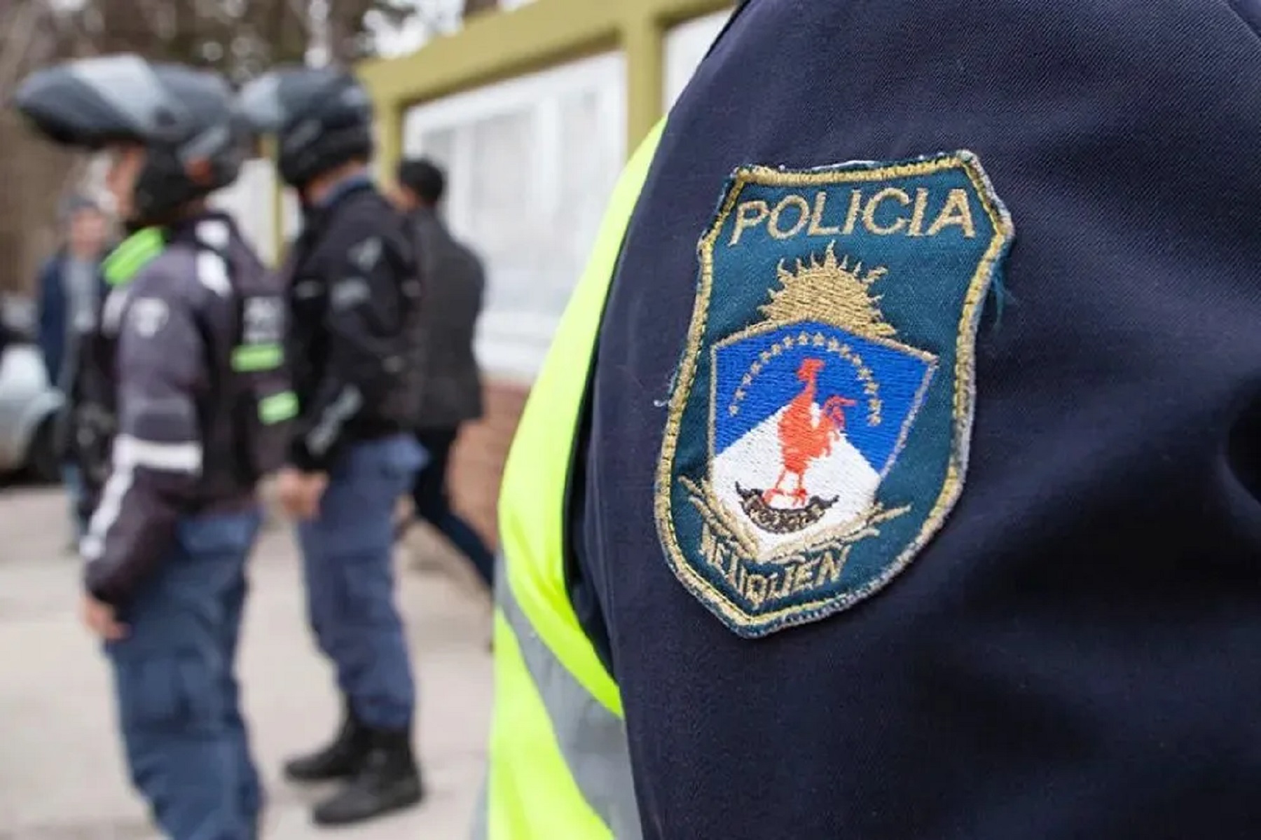 Identifican al autor de un baleado en Centenario; la víctima sigue en estado crítico