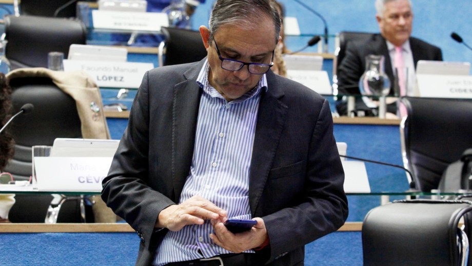 El legislador César Domínguez asumió en diciembre del 2023 por Primero Río Negro, pero después se paso a La Libertad Avanza. Foto: Marcelo Ochoa.