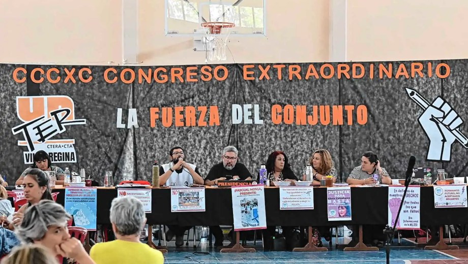 El Congreso de la Unter se hizo este jueves en la Escuela 58 de Villa Regina. (foto Juan Thomes)