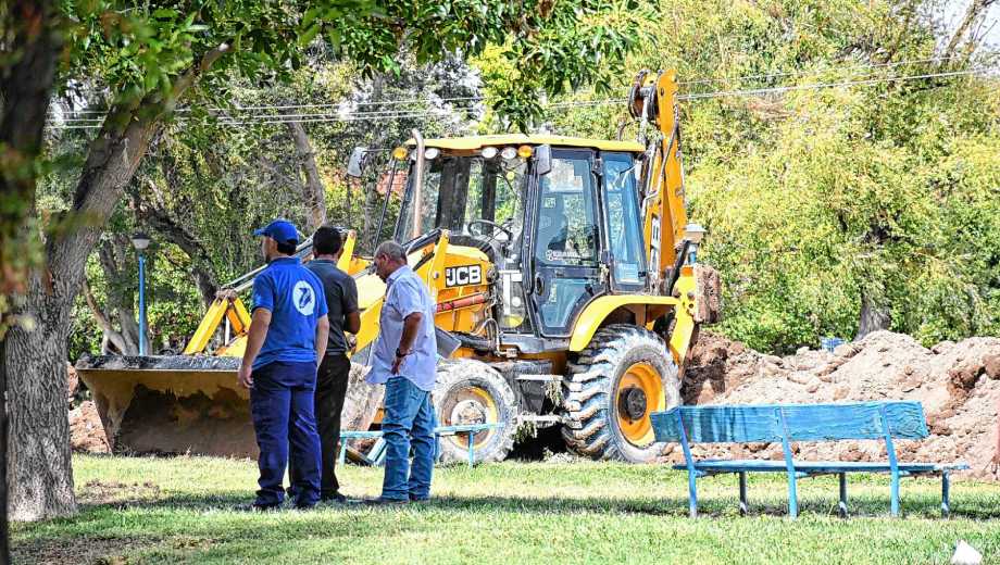 Avanza la investigación por el derrumbe fatal en Roca. Foto Alejandro Carnevale.