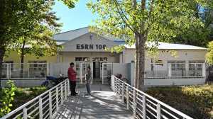 Reclamo de estudiantes en la ESRN 106 de Roca por el transporte: ¿qué dijeron Educación y la empresa?