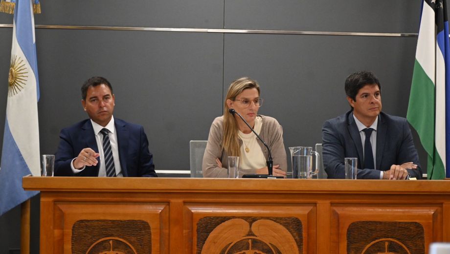 El tribunal que enjuició a María Eugenia Martini estuvo presidido por Romina Martini e integrado por Marcos Burgos y Víctor Gangarrosa. Foto: Chino Leiva