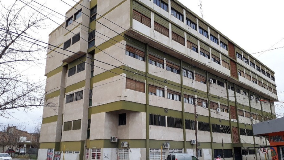 Imputan a siete personas por realizar una cirugía estética clandestina en el hospital de Villa Regina