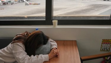 Aeropuertos cerrados y cielos vacíos en Medio Oriente: aerolíneas con vuelos suspendidos este lunes