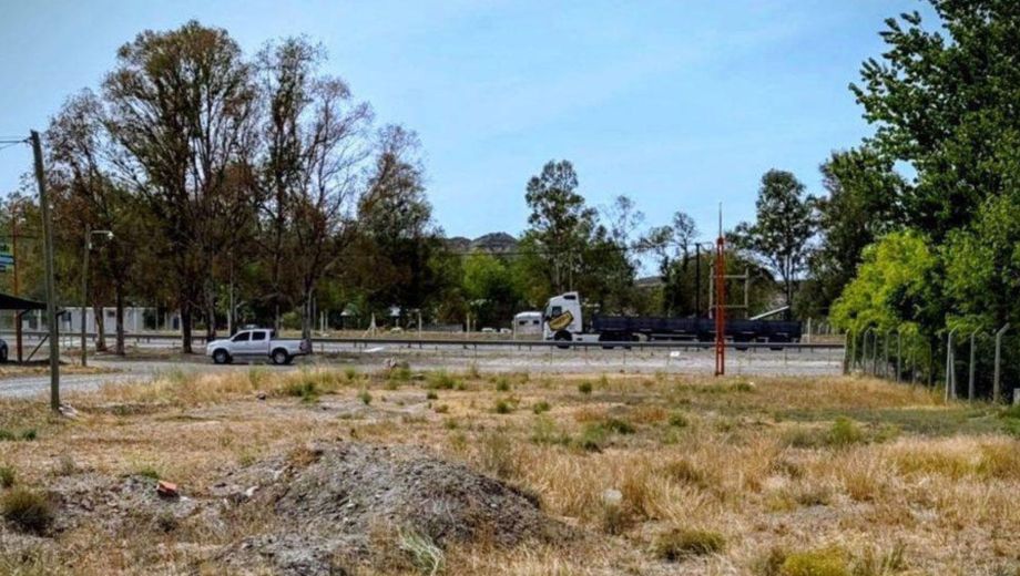 Murió un hombre tras ser atropellado por un auto en Chichinales