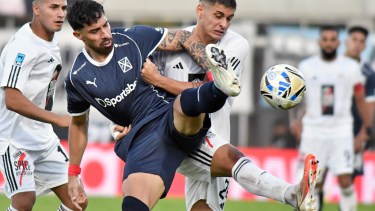 Riestra dio la sorpresa ante Independiente y ganó su primer partido en el Apertura