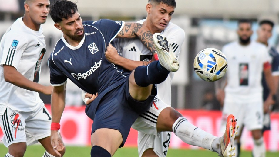 Ávalos no pudo aportar su cuota goleadora y el Rojo lo sufrió.

















Foto: FOTOBAIRES


















Fecha 16 Torneo Apertura Liga Profesional.