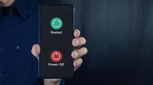 Por qué deberías reiniciar tu celular una vez por semana: el truco para que vuele y la batería dure más