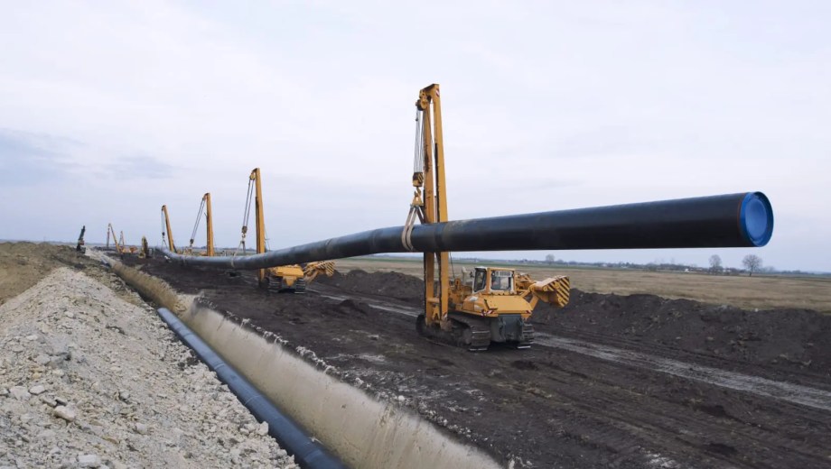 La obra unirá Tratayén con San Antonio Oeste a través de un ducto de 472,5 kilómetros y abastecerá el proyecto de licuefacción de gas en el Golfo San Matías.
