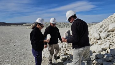 Minería más sustentable en Río Negro: Ecomin incorporó energía solar a su planta industrial