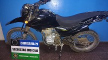 Imagen de Huyó de una persecución policial en Roca y dejó una moto tirada en la calle: tenía pedido de secuestro