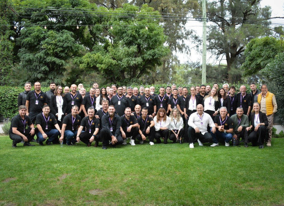 DM Group-Raúl-De-María-micropagos-pagos-diarios-gerentes-42-sucursales