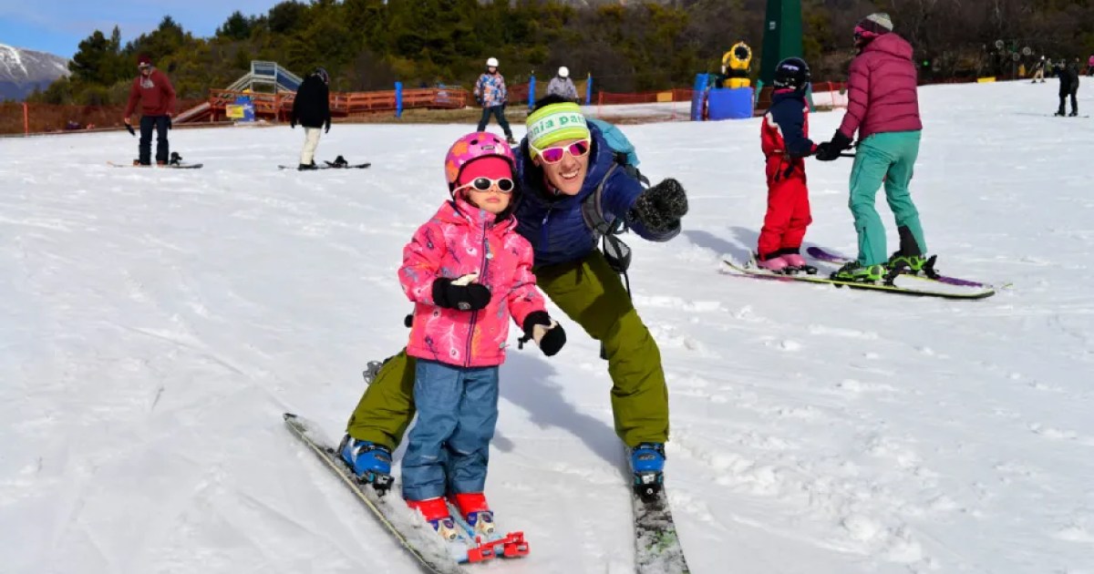 Cortés promociona en Brasil un pase diario de esquí a $160 mil para la temporada 2026 en Catedral