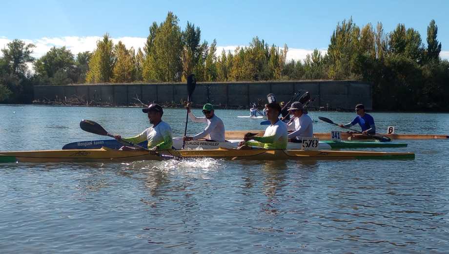 Más de 230 palistas participaron de la tercera fecha del Provincial de Canotaje en General Conesa. (Foto: Gentileza)
