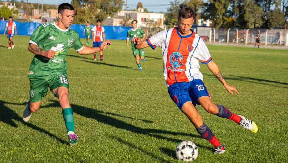Villa Congreso ganó de local y sumó su primer triunfo en el certamen.
