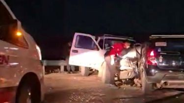Violento accidente en Ruta 7: una camioneta y un auto chocaron de frente en la zona de Cañadón de las Cabras
