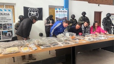 Imputaron al acusado y a su abogado tras el inédito hallazgo de casi 10 kilos de droga en San Martín de los Andes