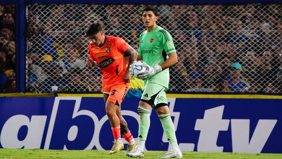 Brey ingresó por Marchesín y mantuvo el arco en cero ante Barcelona de Ecuador. (Clarín Fotografía)