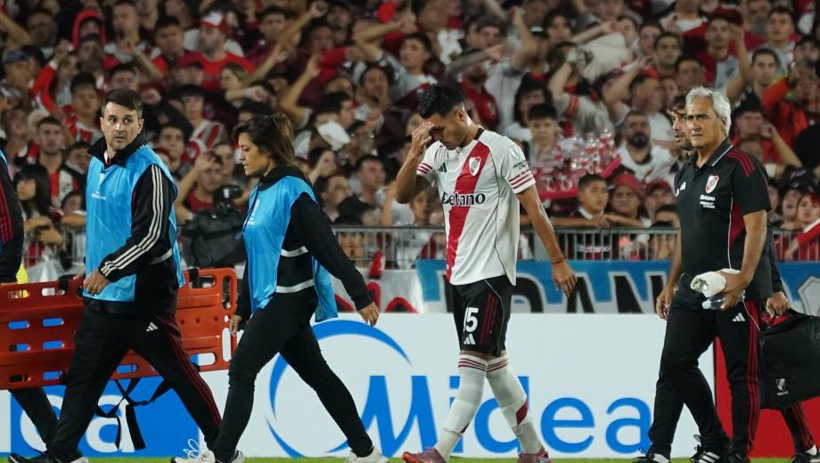 Fausto Vera salió con un dolor en la rodilla. (Foto: Juano Tesone - Clarín Fotos)