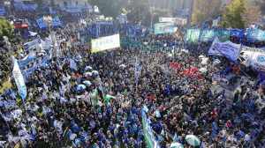 La CGT marchó por el Día del Trabajador y endureció sus críticas contra Javier Milei