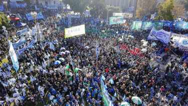 La CGT marchó por el Día del Trabajador y endureció sus críticas contra Javier Milei