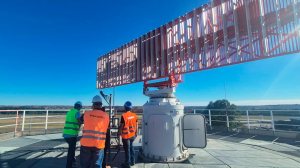Nuevo radar en aeropuerto de Neuquén: cómo es la tecnología de INVAP que ya controla los vuelos en la Patagonia