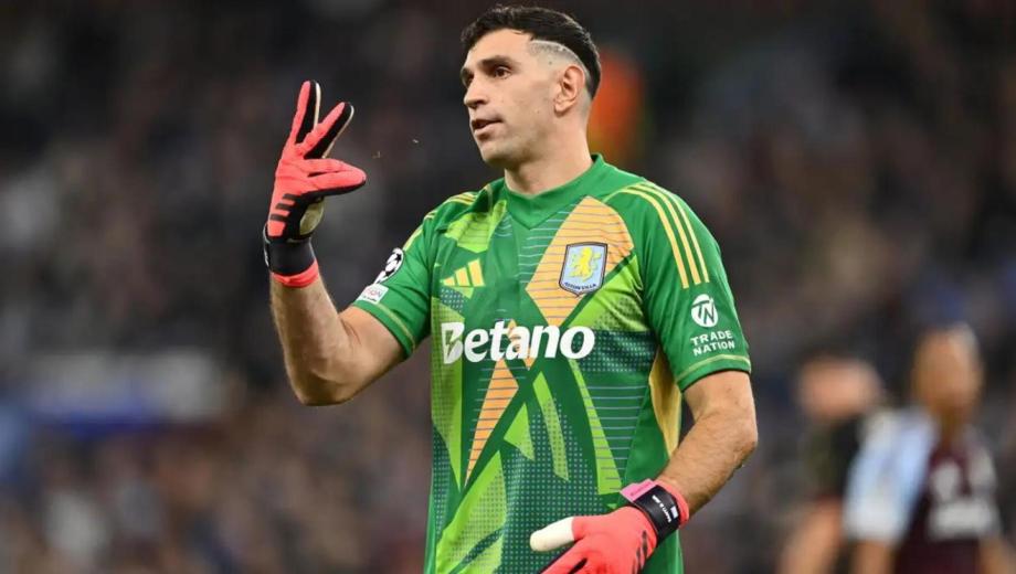 Dibu sigue haciendo historia en Aston Villa.