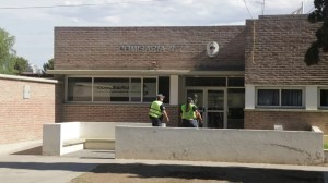 Atacó a la policía con una motosierra y una escopeta en Plottier: «Estaba fuera de sí»