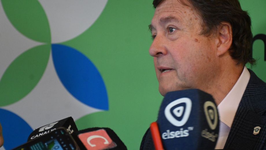 El gobernador Weretilneck respondió desde Dina Huapi a la denuncia pública de Asspur. Foto: Chino Leiva