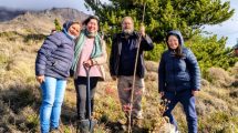 Imagen de Plantan 90 árboles en un barrio de San Martín de los Andes: cada familia cuidará a un ejemplar
