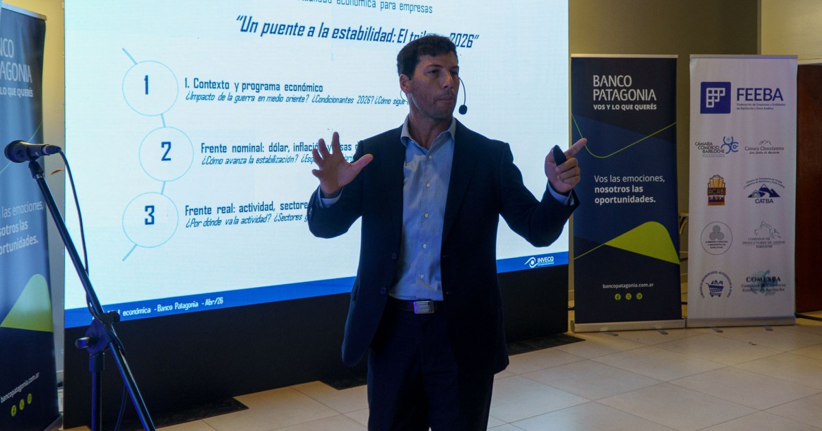 Esteban Domecq disertó en Bariloche sobre el "tridilema 2026" y la estabilización económica del país