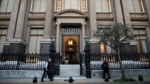 Imagen de El BCRA refinanció US$6.000 millones y postergó los vencimientos hasta después de las elecciones de 2027