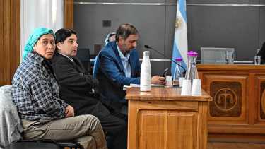 Juicio por tierras en Bariloche: una imputada mapuche y el rastro de una «donación» de Emiratos Árabes