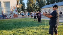Imagen de Una escuela pública de pesca con mosca en Neuquén para aprender a lanzar, cuidar y volver al río