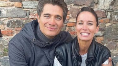 Así viven Guillermo Andino y Carolina Prat: la casa, un refugio luminoso y funcional pensado para la vida en familia