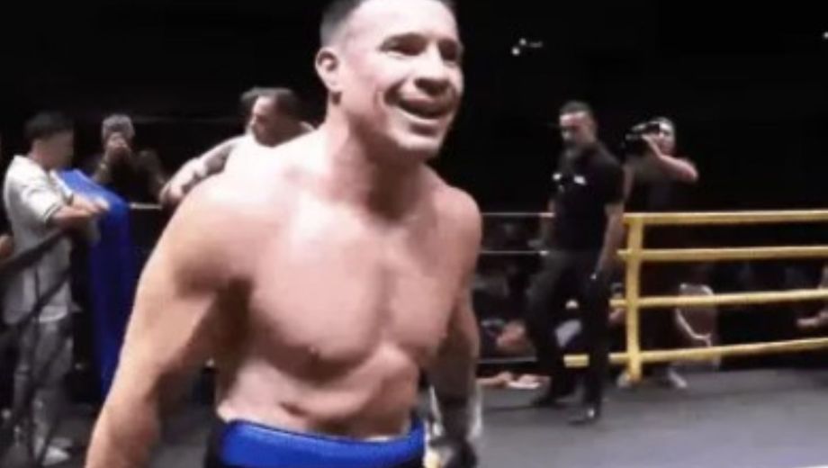 Martínez ganó por puntos, en fallo unánime. Fue su último combate. (Captura de TV)