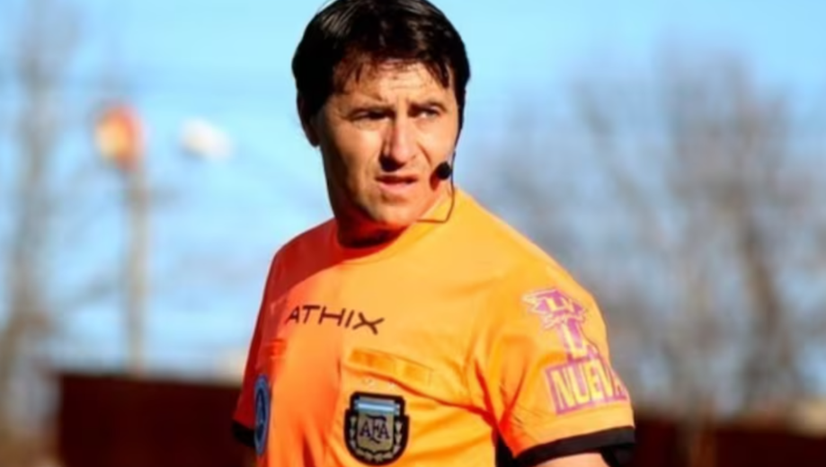 El árbitro VAR del domingo dijo que recibió amenazas: "Filtraron mi teléfono". (Archivo)