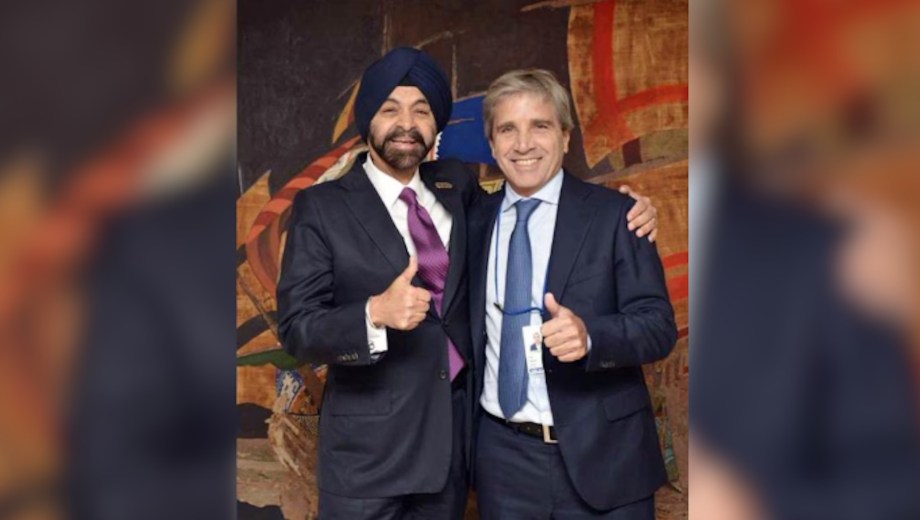 El ministro de Economía, Luis Caputo, y el presidente del Banco Mundial, Ajay Banga. (Foto: gentileza)