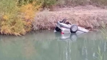 Tragedia en Cinco Saltos: hallaron a una persona muerta dentro de un auto en un canal de riego