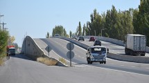 Imagen de Alberto Weretilneck fue a Vialidad Nacional y llevó las condiciones para el traspaso de las rutas 22 y 151