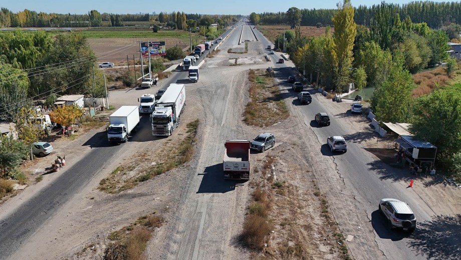 La obra de la ruta 22 sin concluir y cinco contratos en conflicto. Foto: Salto