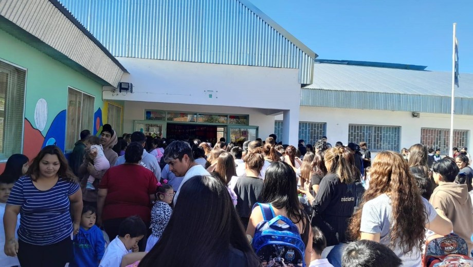 La escuela N° 255 conocida como la "escuelita de Boca" empezó el ciclo lectivo (Foto: gentileza)