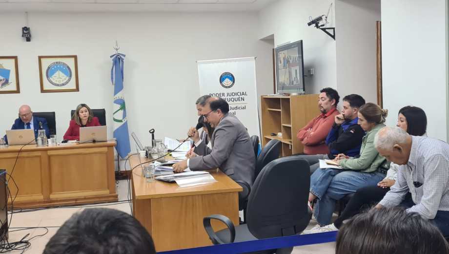 Cinco imputados por la explosión de la destilería en Plaza Huincul 