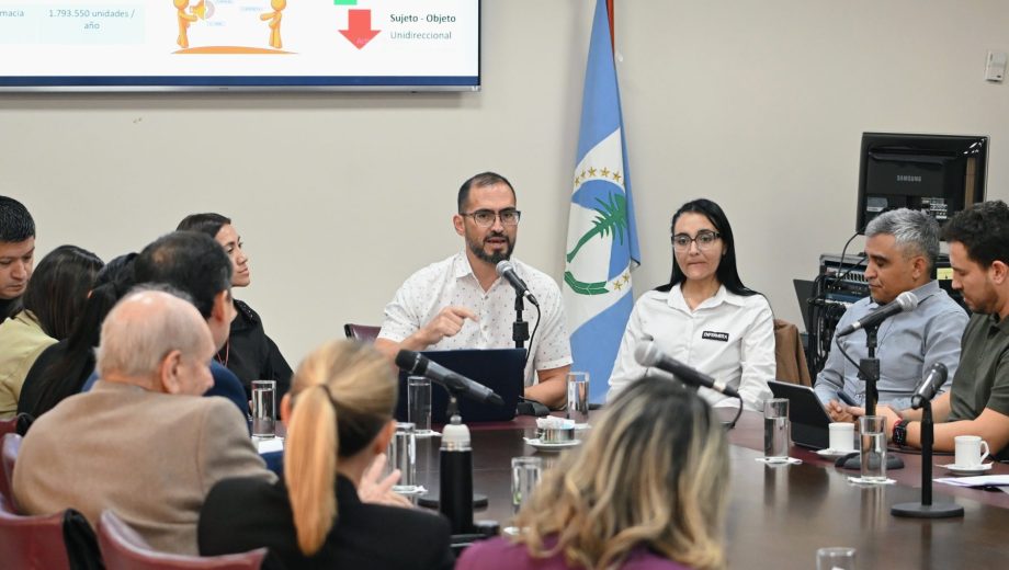 Zúñiga contó que el establecimiento que conduce tienen 85 camas y alcanza una población de 120.000 personas. Foto Florencia Salto.