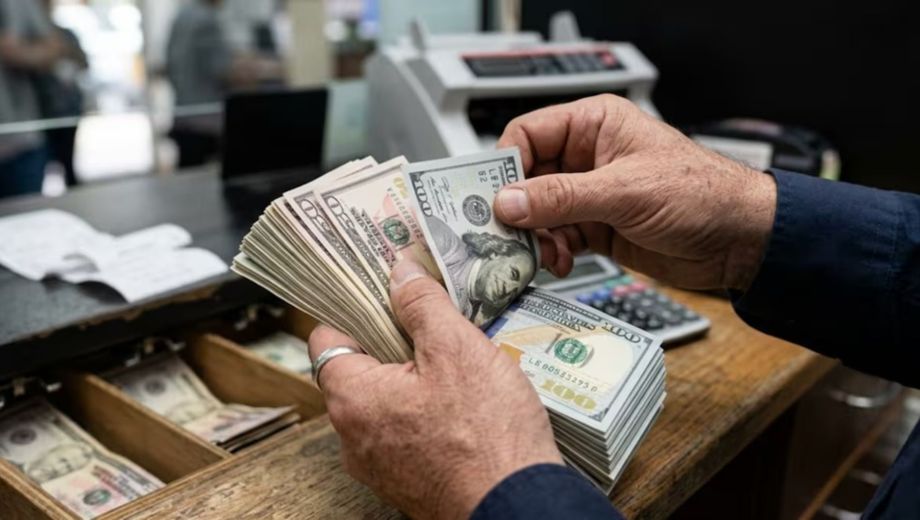 Dólar hoy: a cuánto cotiza el dólar oficial y los dólares financieros este martes 21 de abril 2026.-