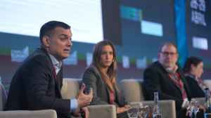 Los economistas en Expo EFI: optimismo por la matriz fiscal y alerta por el impacto en la gente de a pie
